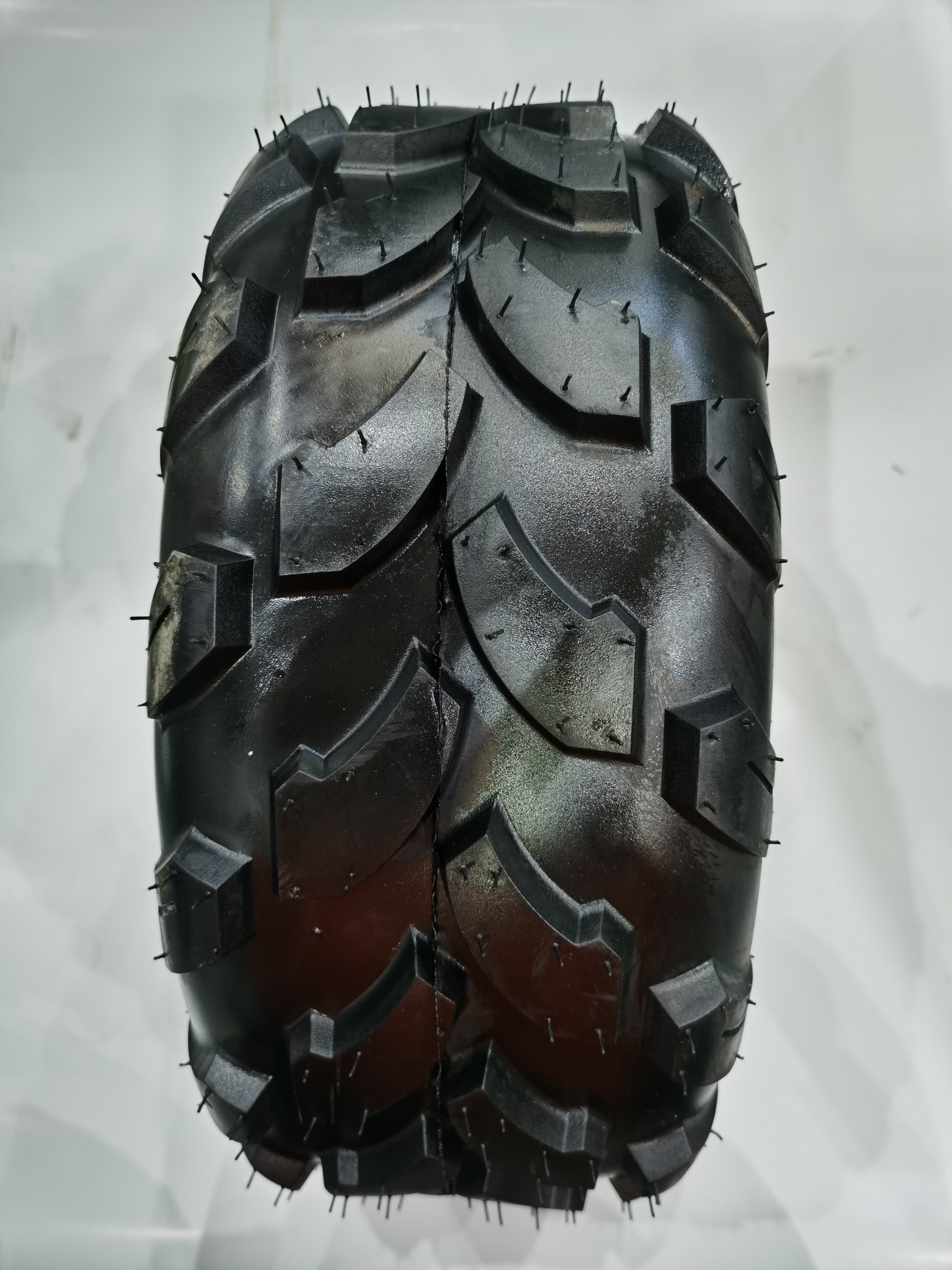 Chinese Tubeless Tyre /pneumatic Rubber Wheel with Inner Tube Atv Tire 19x7-8 for Russian Market