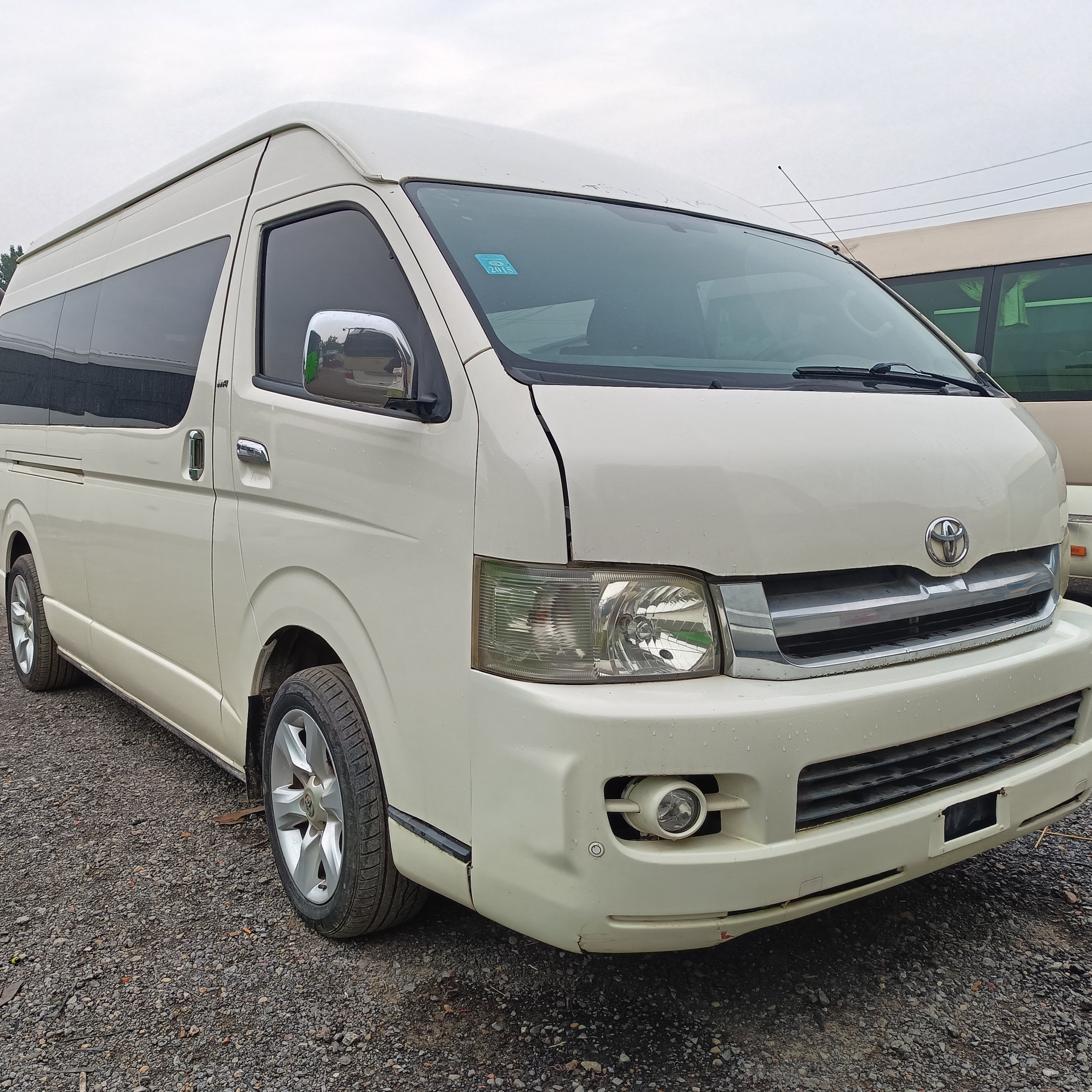 Hot Sale TOYOTA HIACE Euro 2 Emission 18-Seats Diesel Van From Yangzhou With 5990mm Length