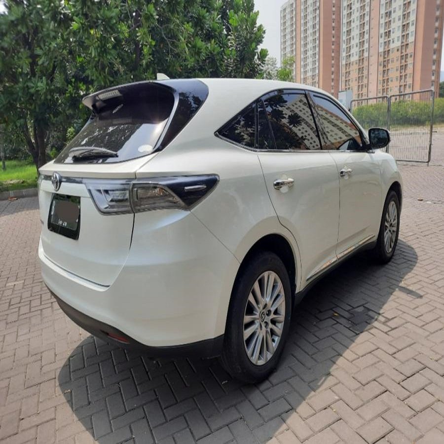Toyota HARRIER 2022 Dual-engine 2.5L CVT Two-wheel Luxury Version China Cheap Used Cars Electric Car Atv Auto
