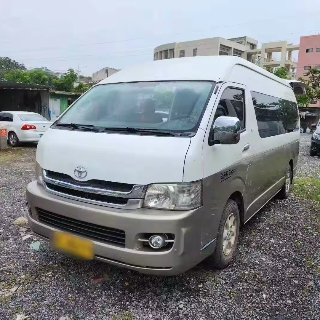50% OFF TOYOTA HIACE 18Seats Diesel Passenger Van 2694ml Engine Displacement