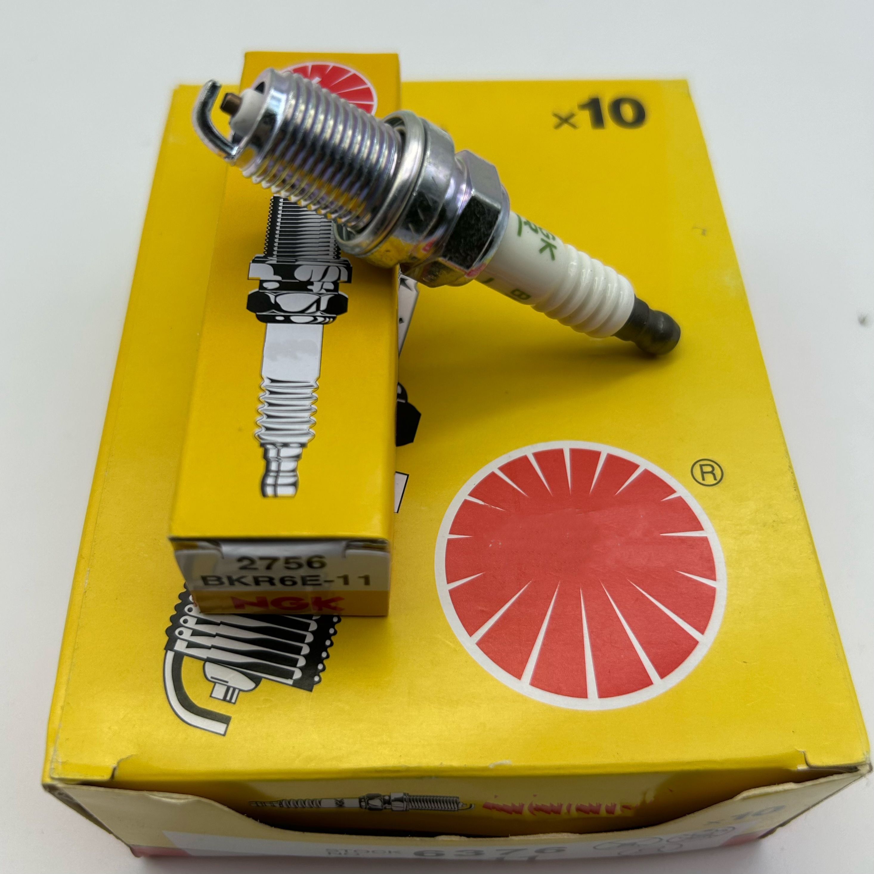 Original Genuine NGK Spark Plug Nickel Alloy BKR6E-11 2756 Car Engine Spark Plug for SUZUKI