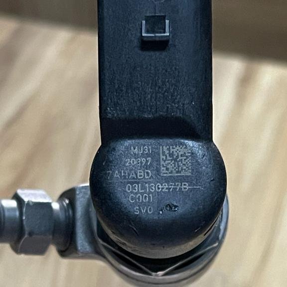 03L130277B 03L130277S remanifactured injector Diesel Engine Parts High Performance Fuel Injector