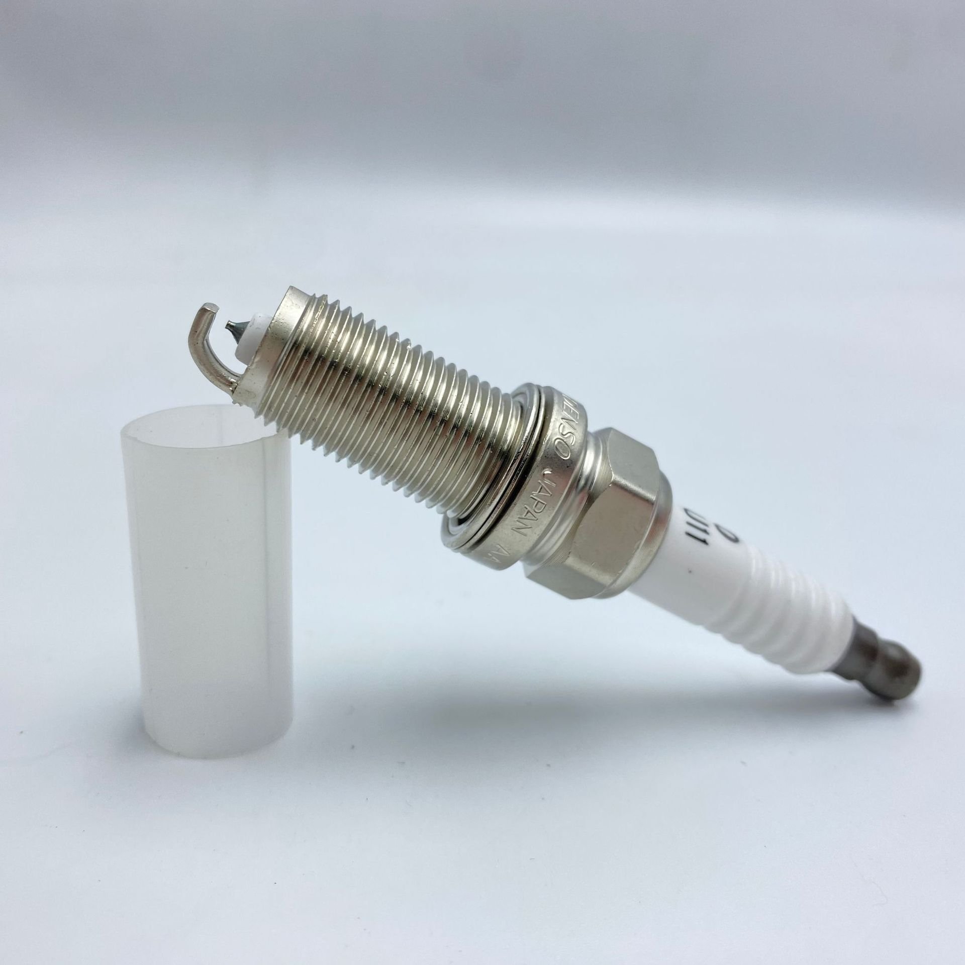 wholesale 9807B-5617W Automotive Iridium spark plugs for Hon-da RE1/RE2/ RE4/RD7