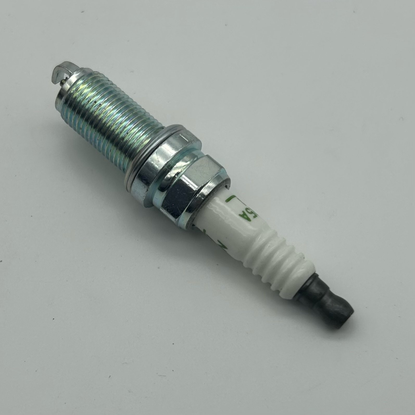 Manufacturer direct sale NG-K nickel alloy spark plug OEM LFR5A-11 6376 on sale