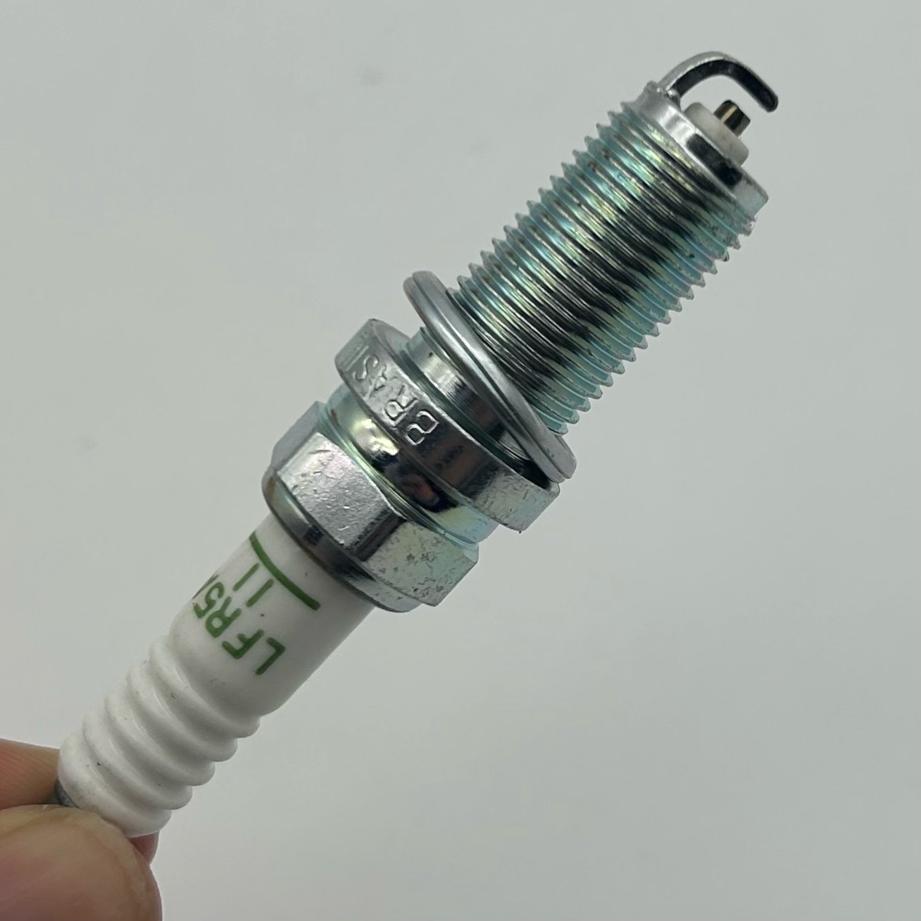 Manufacturer direct sale NG-K nickel alloy spark plug OEM LFR5A-11 6376 on sale