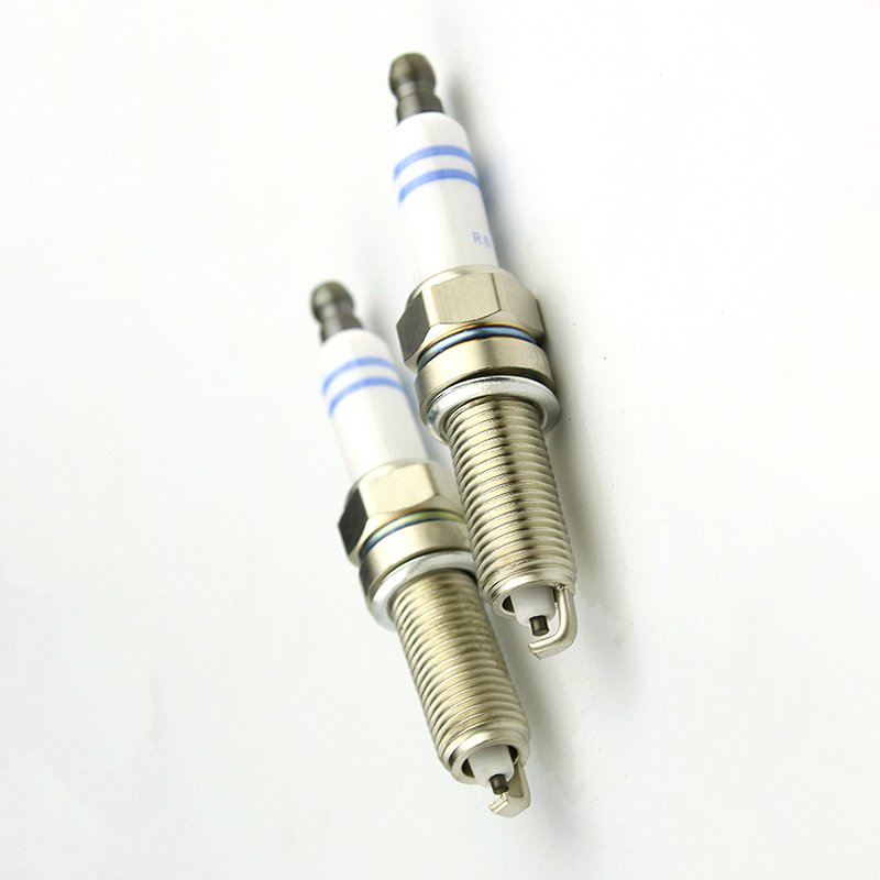 Car Engine System Spark Plug Wholesale YR7NE 0242135527 Spark Plug Price