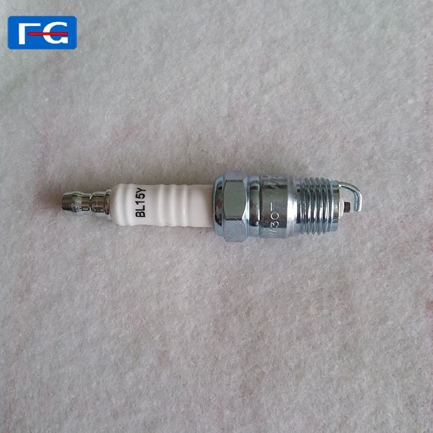 Factory price car spark plug BL15Y engine auto spark plug in engine spark plug parts