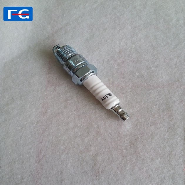 Factory price car spark plug BL15Y engine auto spark plug in engine spark plug parts