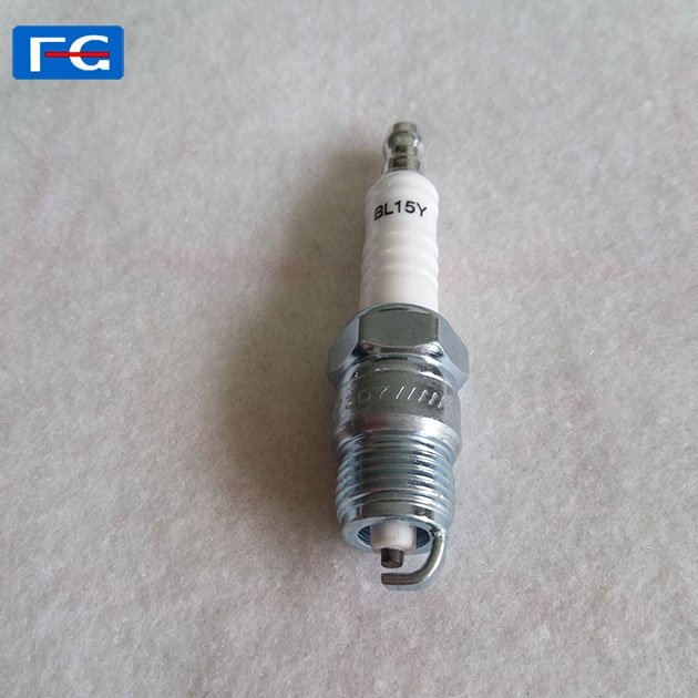 Factory price car spark plug BL15Y engine auto spark plug in engine spark plug parts