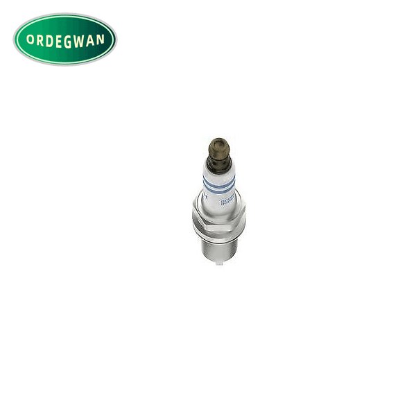 LR032080 High Quality spark plug For Land Rover DISCOVERY RANGE ROVER OE LR032080