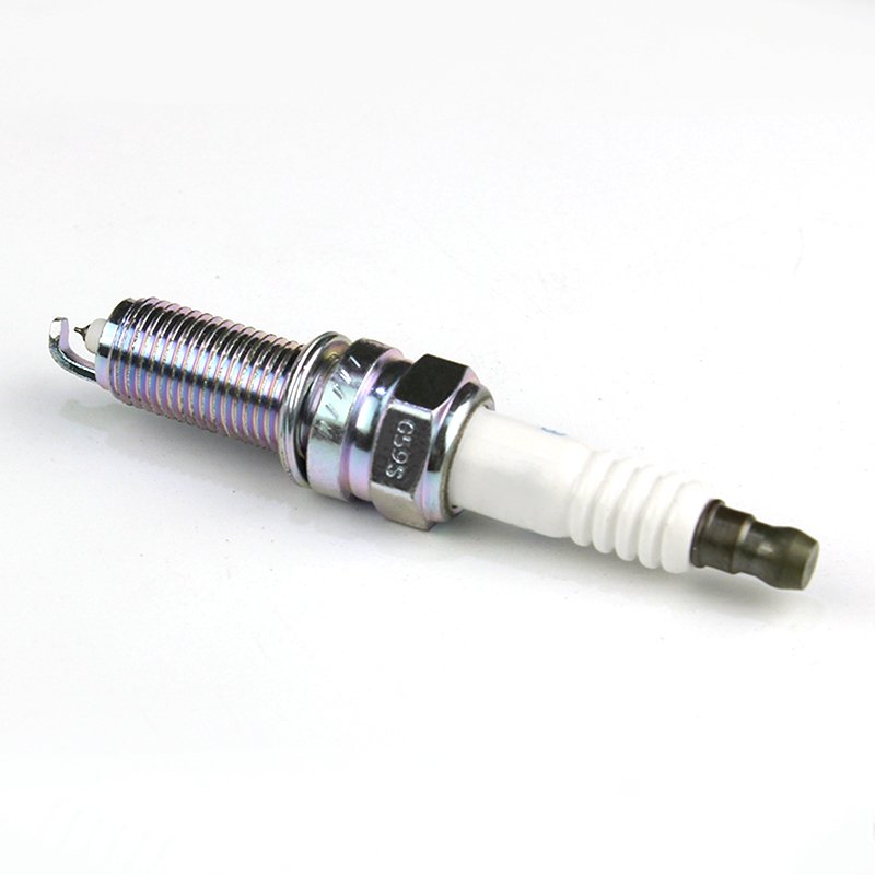 Hot Sale OEM 18846-10070 SILZKR7B-11 Car Spark Plugs Unique Design for Auto Engine Ignition