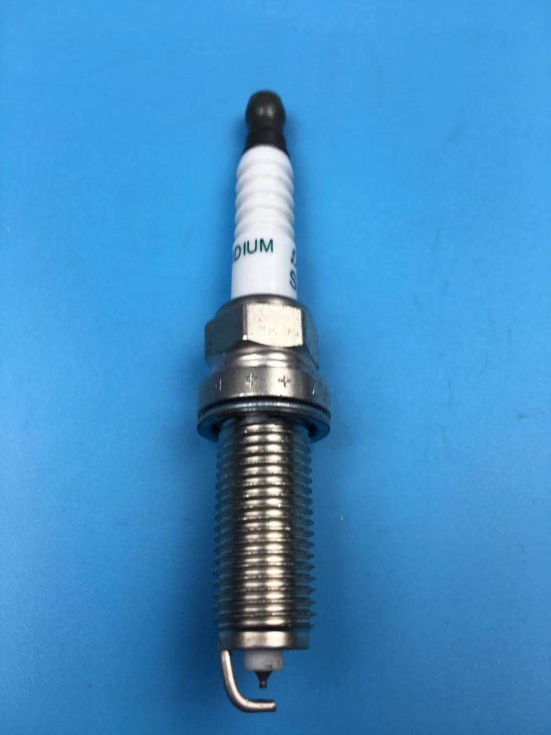 Factory price auto iridium spark plug OEM 90919-01210 22401-AA731 01247 01235 01253 01221 01191 YZZAE 01198 01230 fit for Toyota
