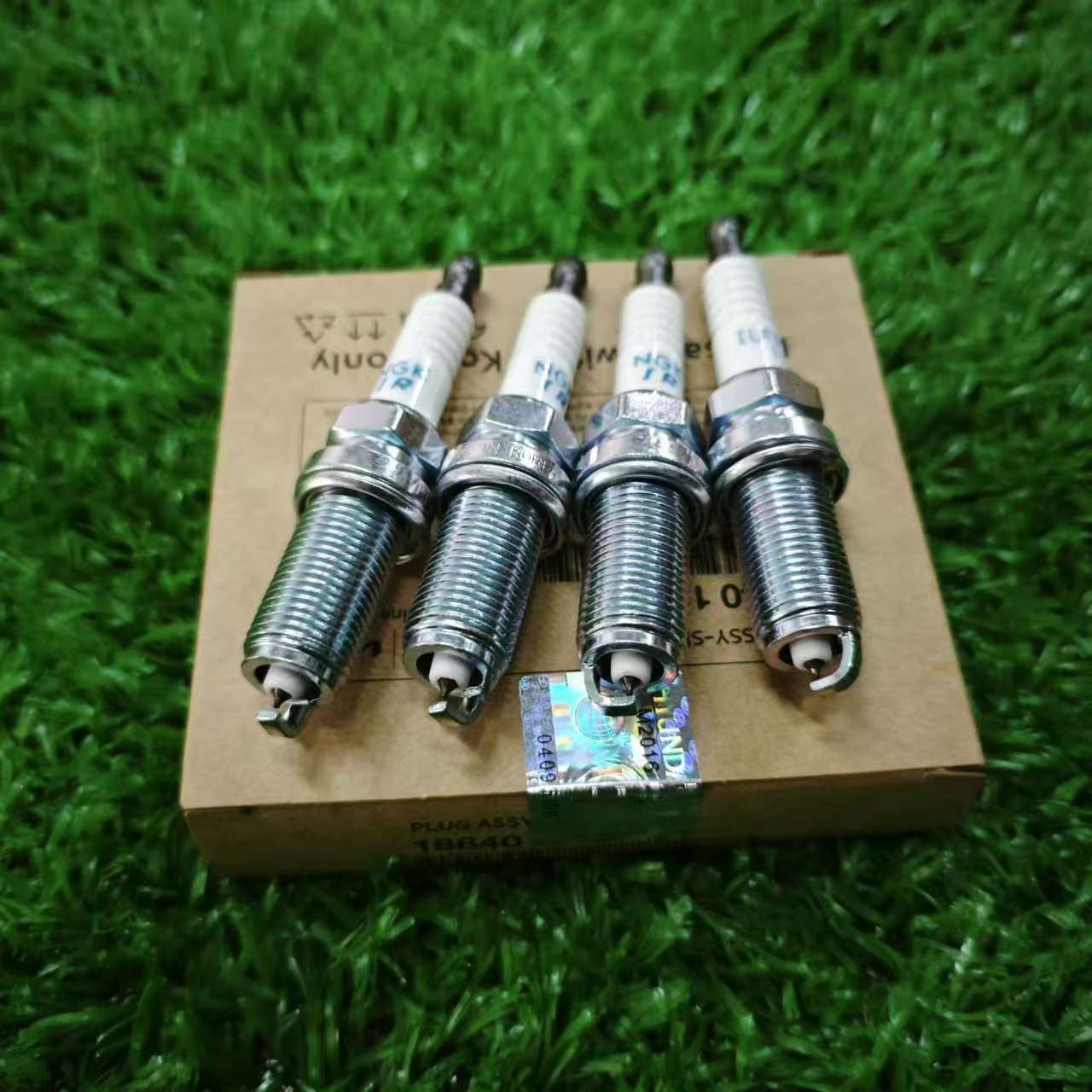 18840-11051 Wholesale High Quality Auto Parts Iridium Spark Plugs OEM 18841-11051 1884111051 18841 11051 2884011051