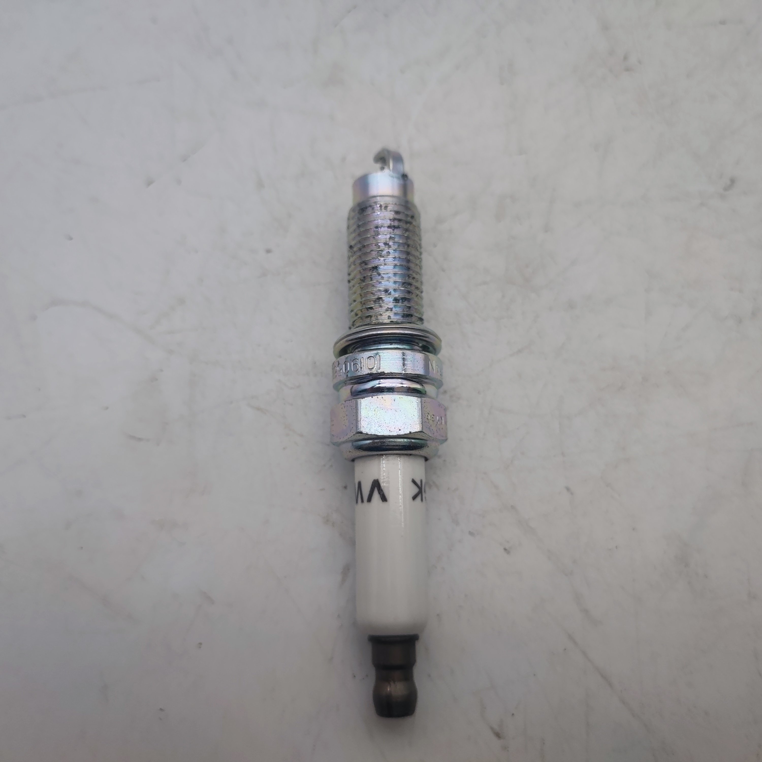 High Quality New Truck Engine Parts 11332 610800190174 Spark Plug 1000450457