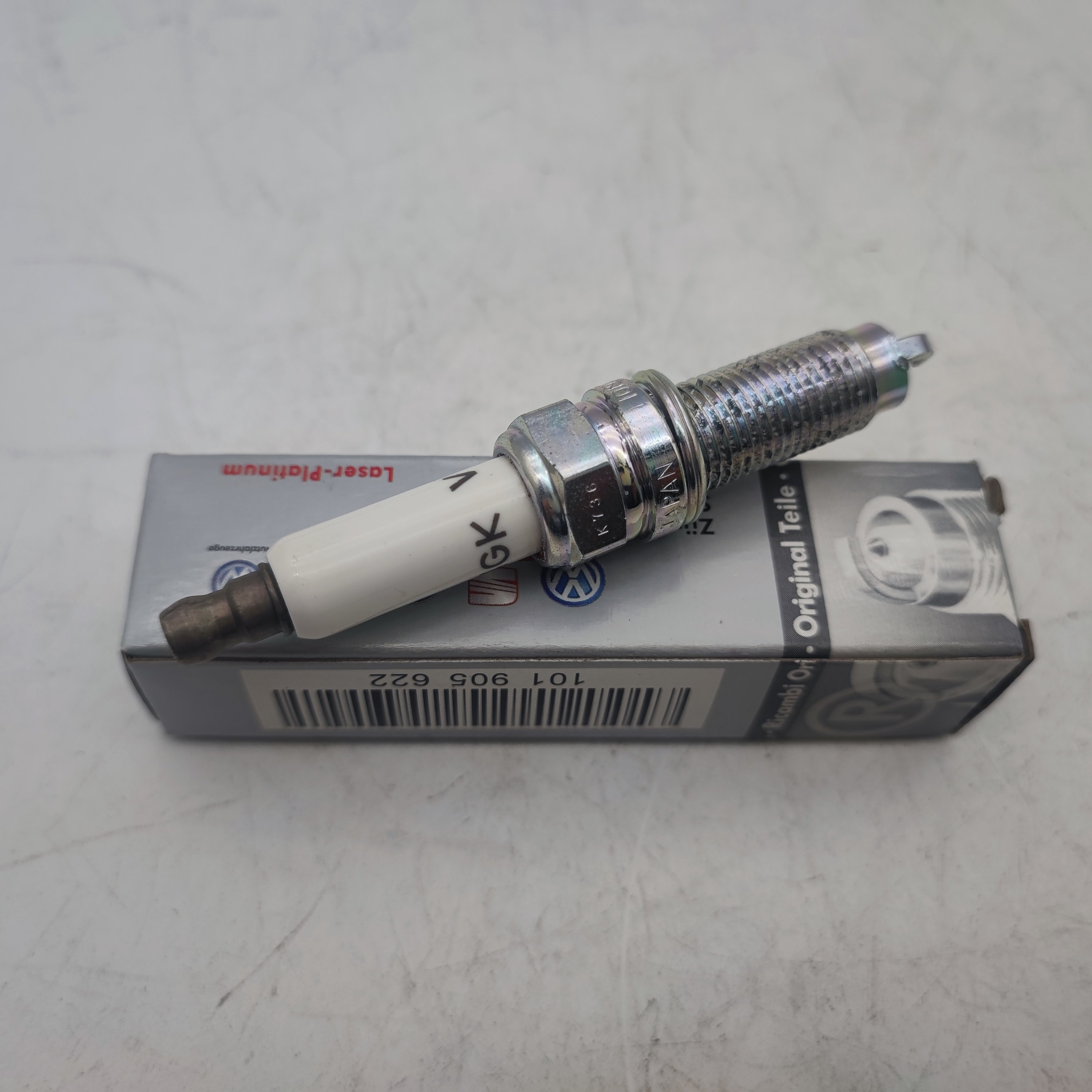 High Quality New Truck Engine Parts 11332 610800190174 Spark Plug 1000450457