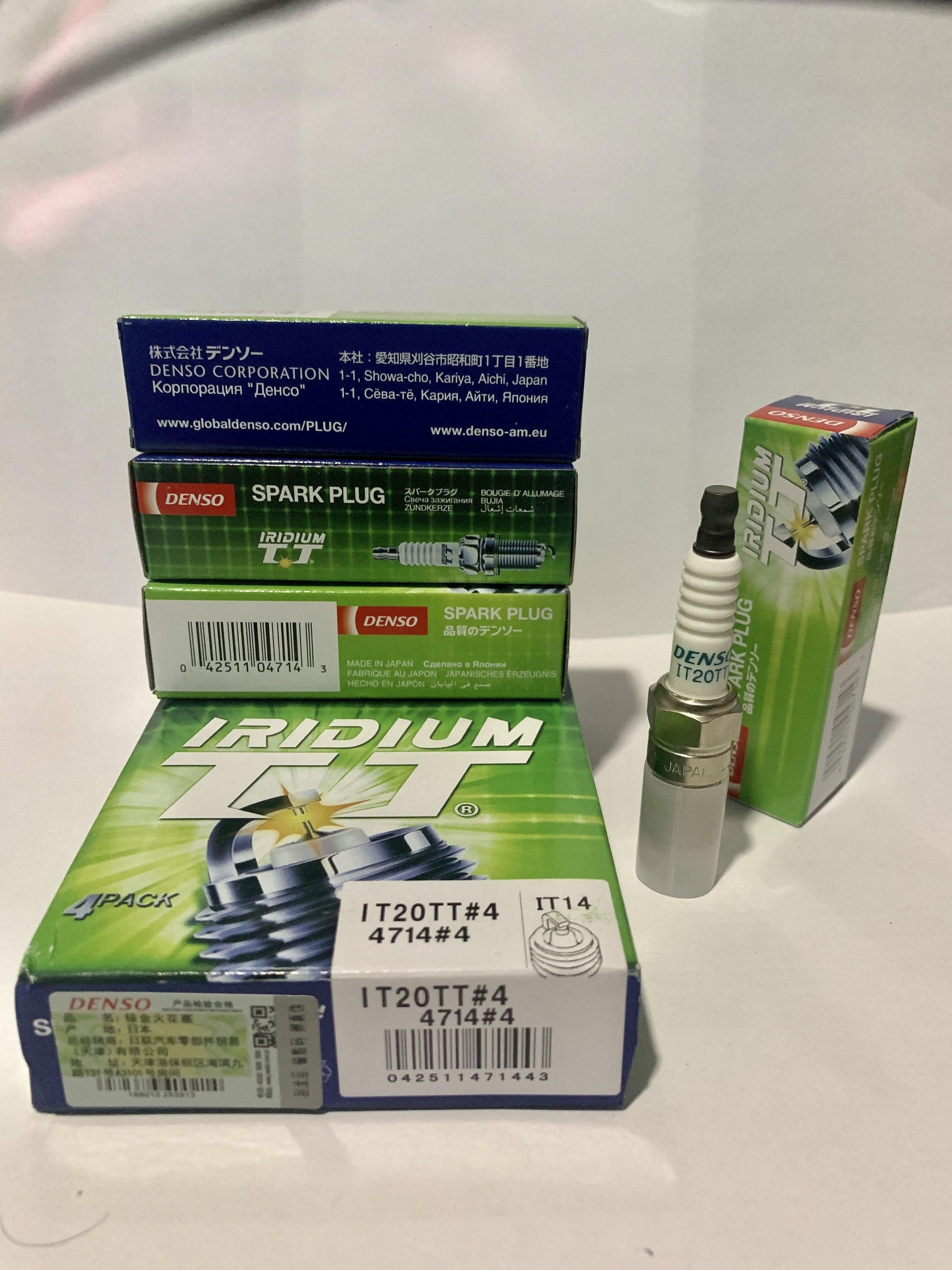 Bujias De Autos DENSO Original Candle 4714 IT20TT For ASTON MARTIN DB9 5.9L , Audi A8 4.2L , CADILLAC DEVILLE 4.9L ,SEVILLE 4.1L