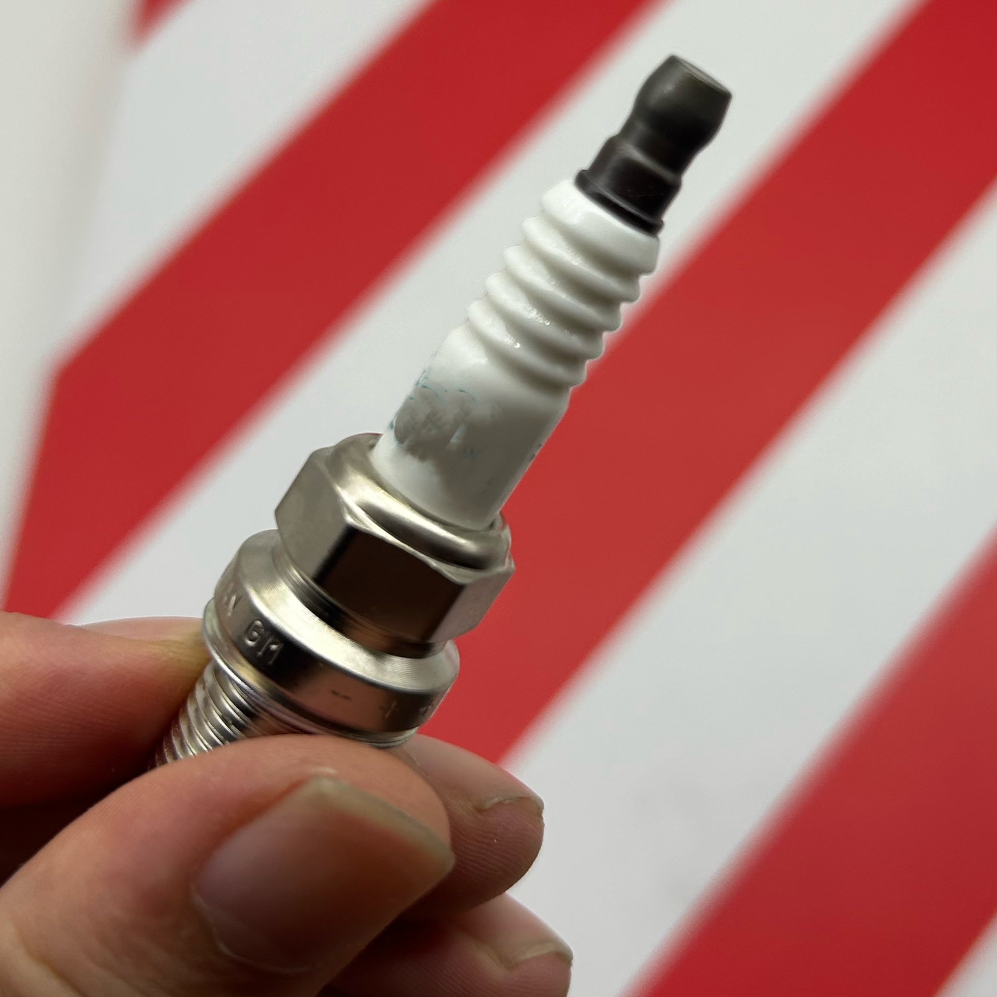 Car Spark Plug OEM 90919-01230 9091901230 Fit