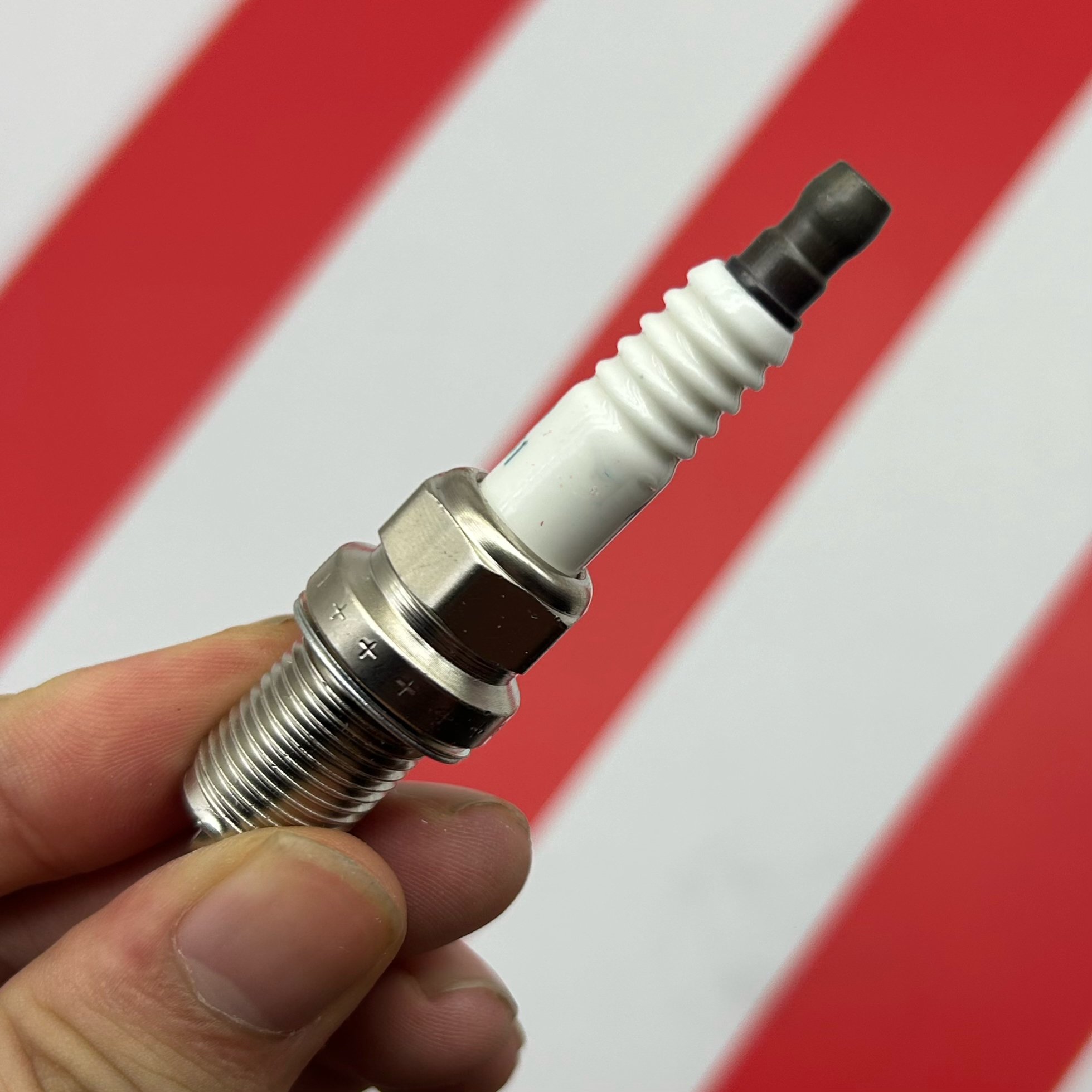 Car Spark Plug OEM 90919-01230 9091901230 Fit