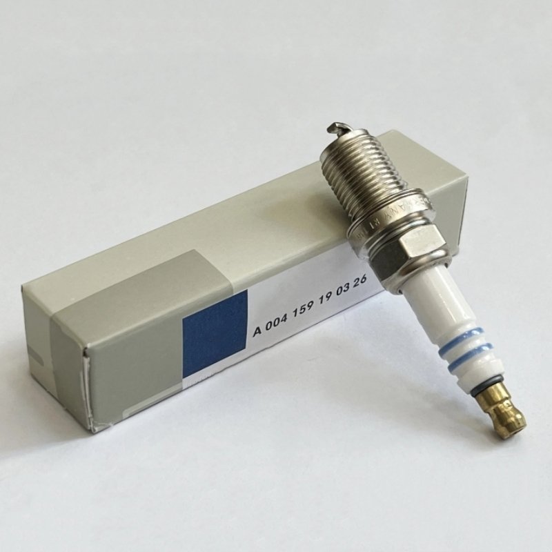 Auto Parts High Quality Iridium Spark Plug OEM A004159190326 F8DPP33 BujiaFor W211 W163 W208 Spare Parts