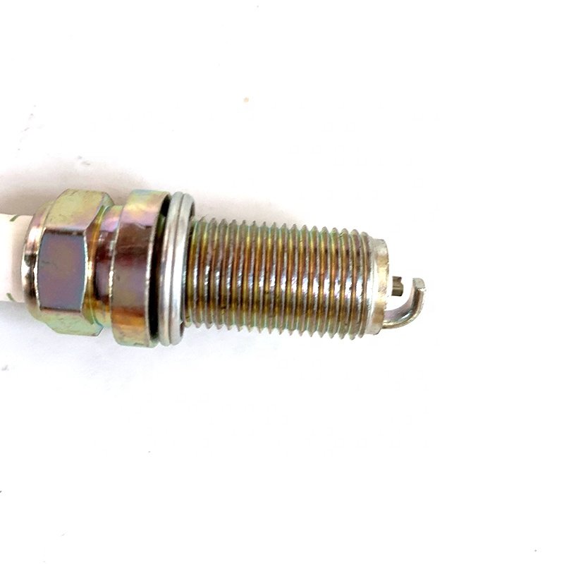 Auto Engine Parts Ordinary Spark Plug 18841-11051 for NGK LFR5A-11