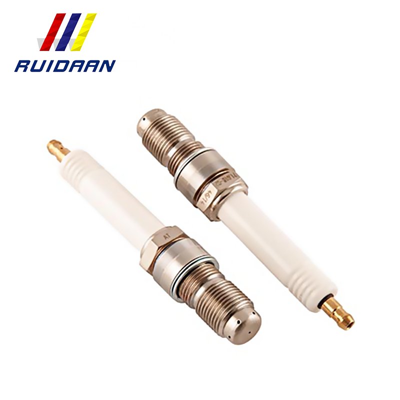 Cdk L7tc Chainsaw Bujias B7tc Pulstar K6rtc 70Cc Spark Plug for Nissan Tiida Byd F0 Toyota