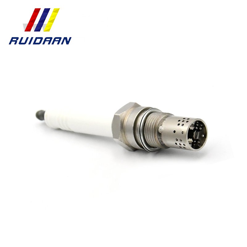 Cdk L7tc Chainsaw Bujias B7tc Pulstar K6rtc 70Cc Spark Plug for Nissan Tiida Byd F0 Toyota