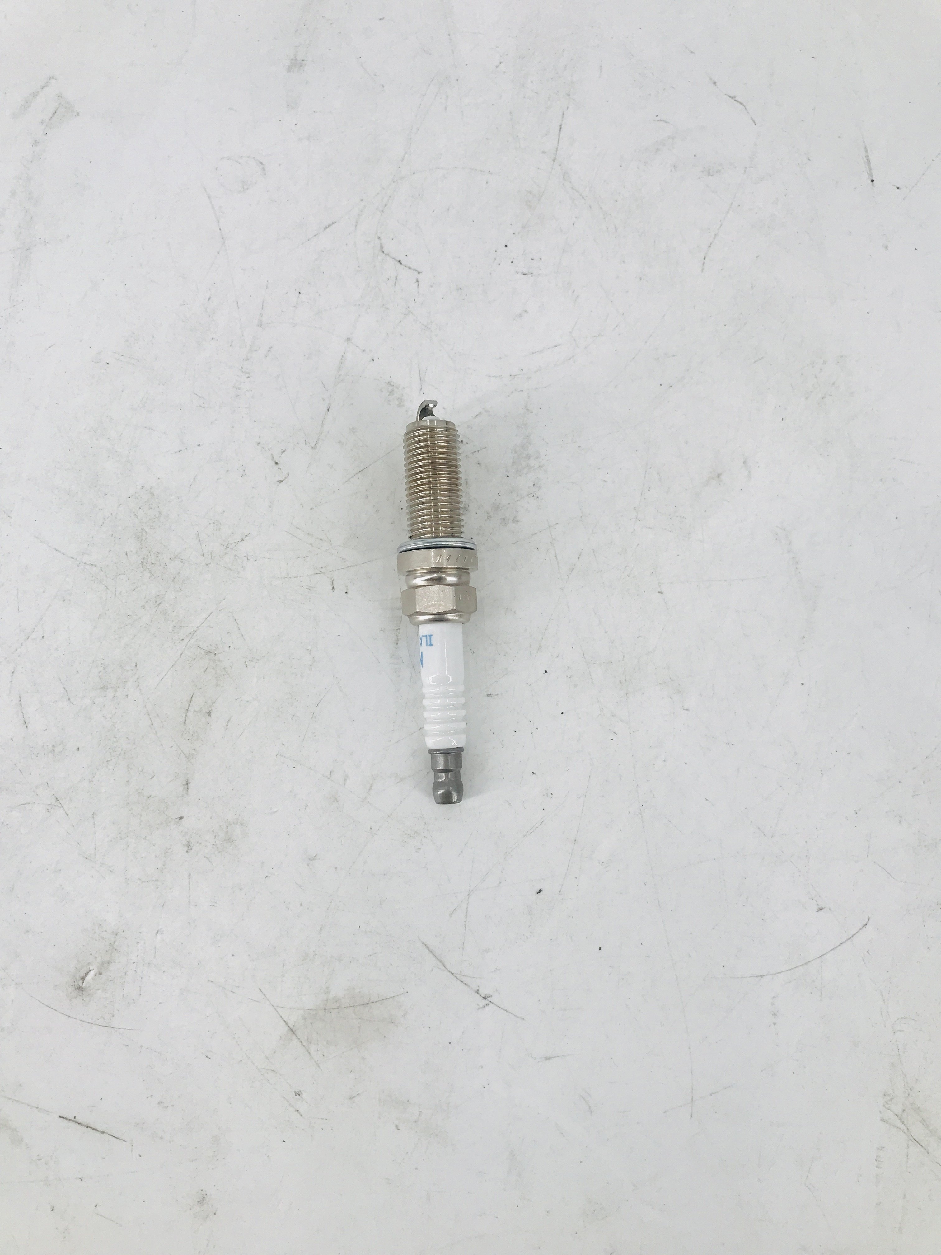 Top quality Hot Sale Original brand SPARK PLUG ILKAR7A4D (7A7) 96850 For Shanghai Engine SPARK PLUG