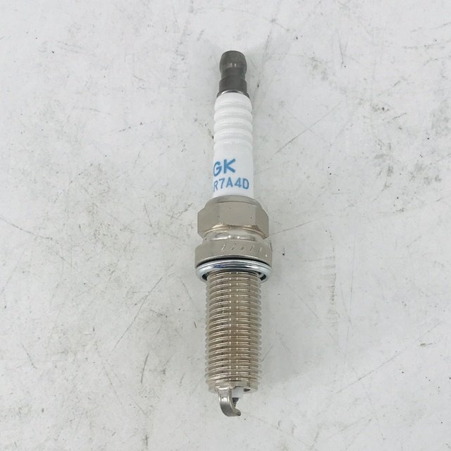Top quality Hot Sale Original brand SPARK PLUG ILKAR7A4D (7A7) 96850 For Shanghai Engine SPARK PLUG
