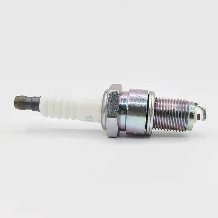 Auto Parts Spark plug BKR5ES 7422 Spark Plugs Car Candles Ignition Wire Parts For BUICK EXCELLE Geely Chevrolet Aveo