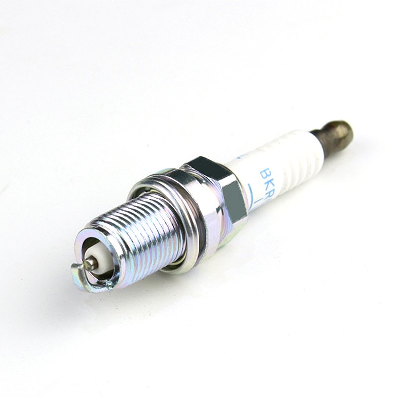 High Quality BPR5EY Auto Spark Plug 2828 Best Selling for Engine Use