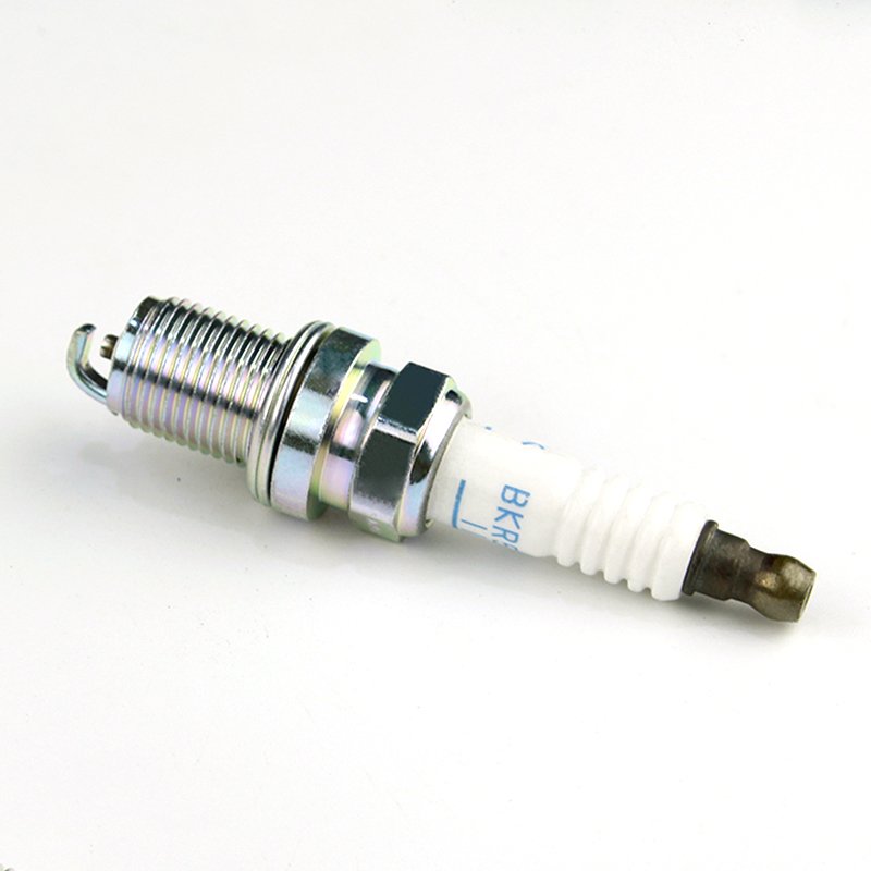 High Quality BPR5EY Auto Spark Plug 2828 Best Selling for Engine Use