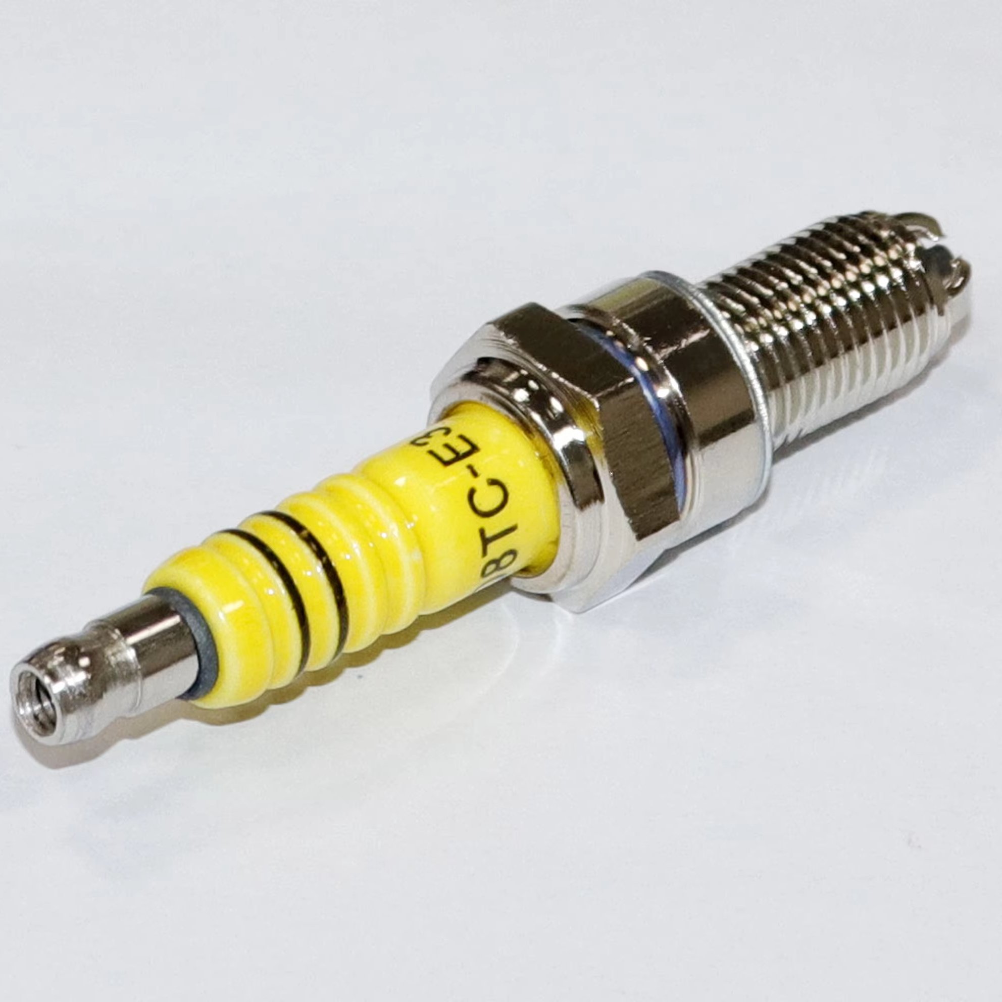 Improved Power Response Faster High Quality Hardware Acceleration High Performance Spark Plug for CG125 CG150 WY125 WY150 GN125