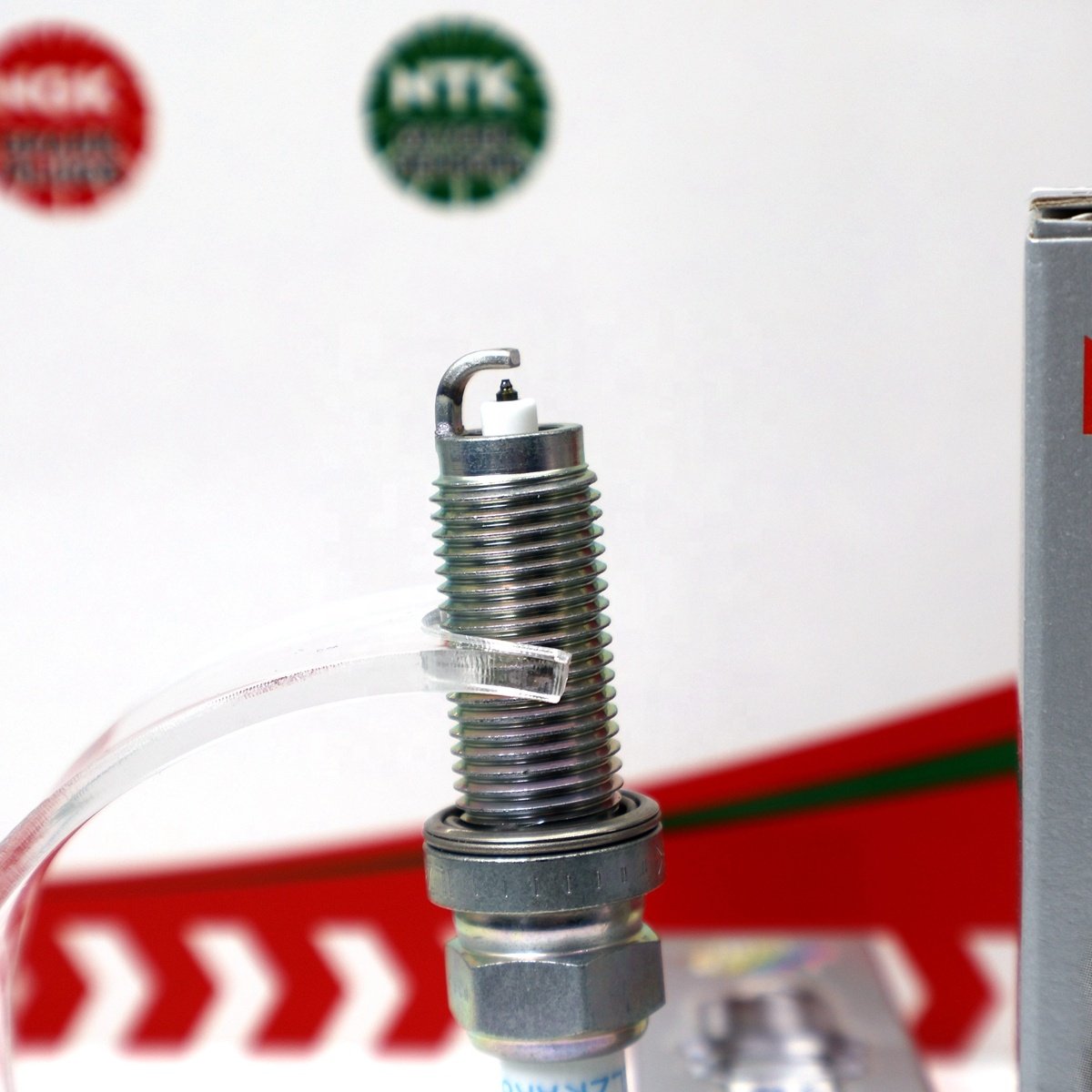 Genuine ILZKAR8H8S 95112 Original NGK Iridium Platinum spark plug 12290-59B-003 Universal ILZKAR8J8SY 95660