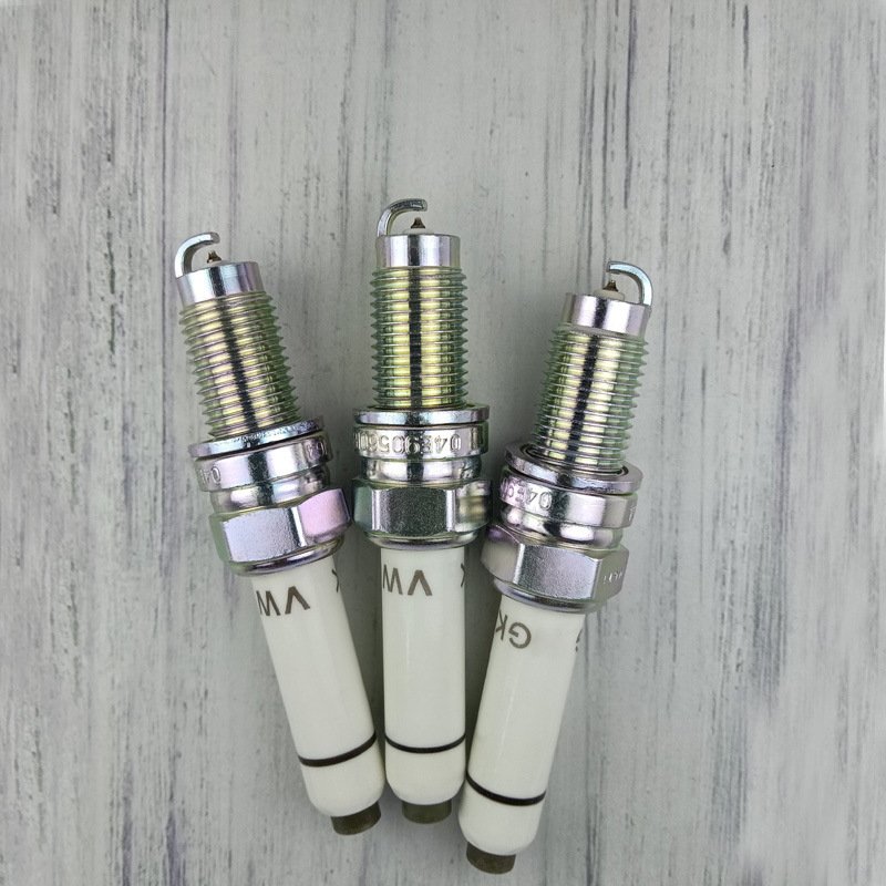 Niude auto parts wholesale price spark plug for Audi A3 A4 Volkswagen Bora Golf 1.4T
