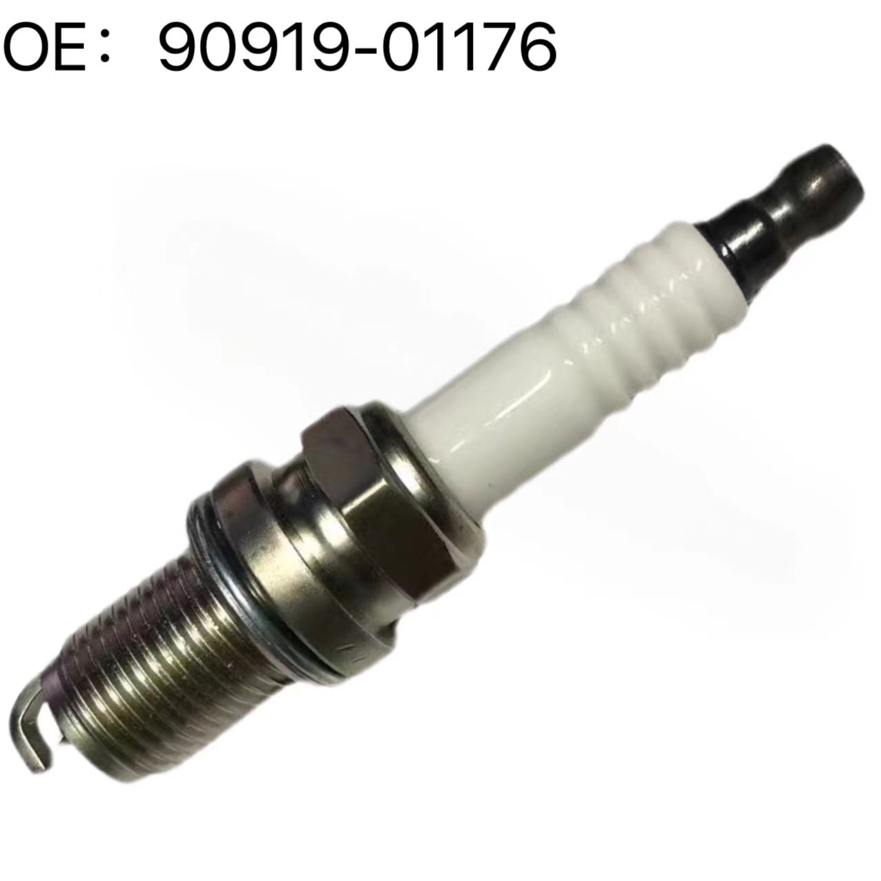 90919-01176 K16R-U Spark plug For TOYOTA LEXUS CT200h YARIS RAV4 III COROLLA PRIUS
