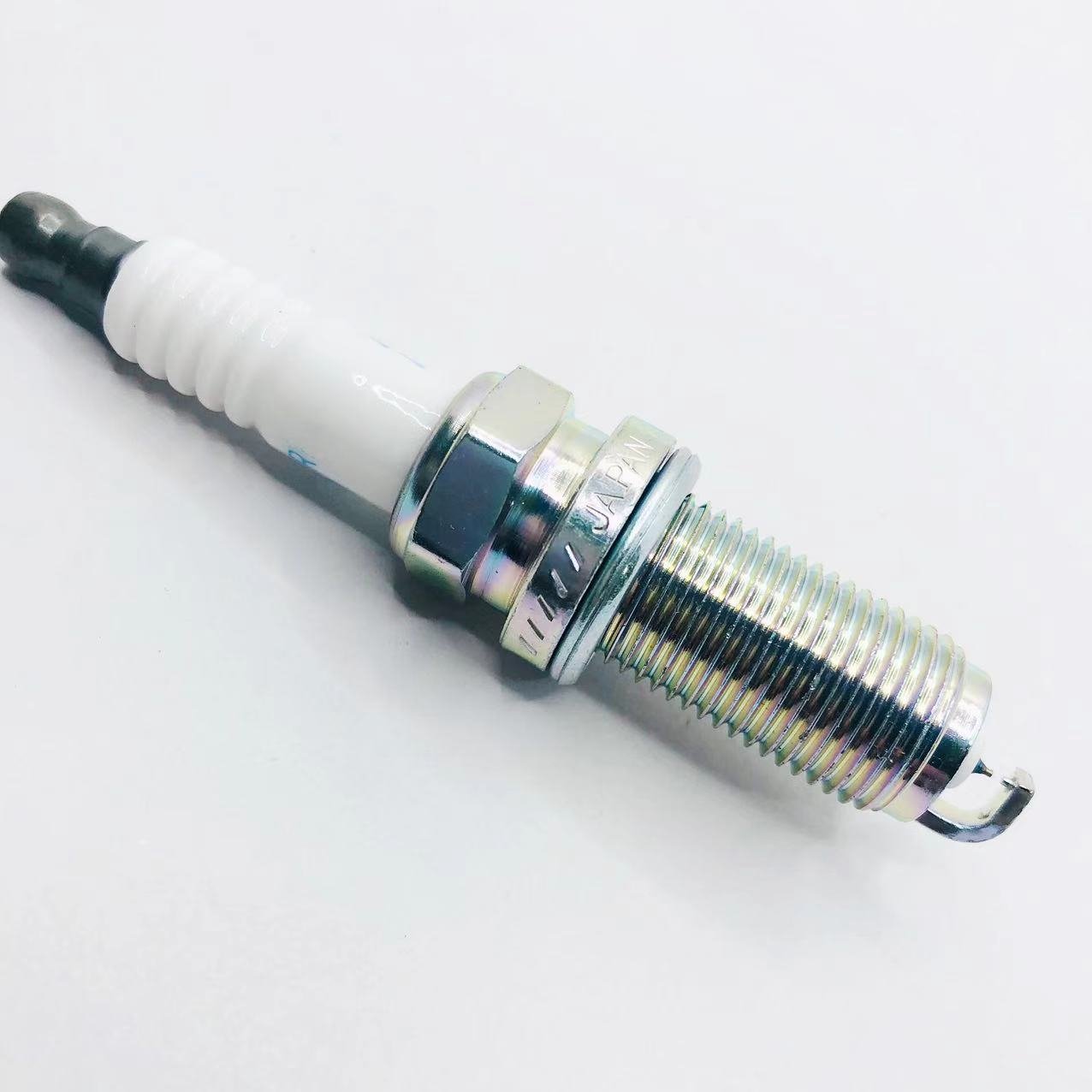 top quality 93759 Laser Iridium Spark Plugs DILFR5A11 22401-ZE01B with blue electrode