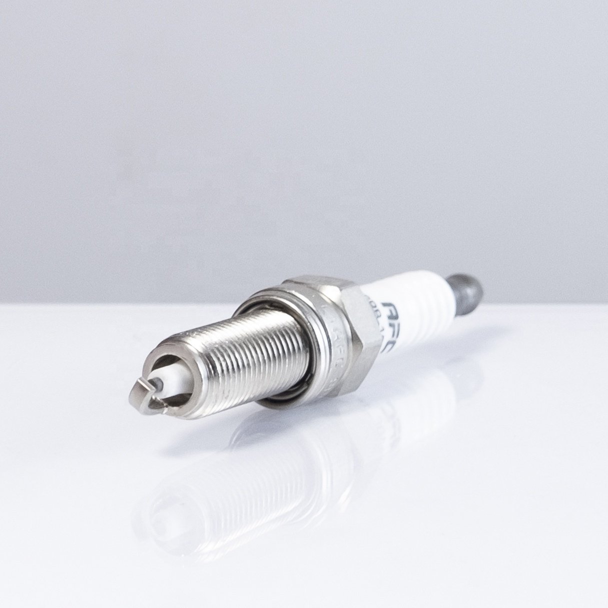 AFC 1514 LZK6RB10E LZKR6B10E 1578 LKR7AIX SILZKR6B10E YR7SES YR8SEU 6924 IXUH20I VXUH20I nickel spark plug for Hyundai Kia cars