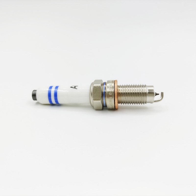 Auto motive engine resistor Iridium Platinum Bujias 04E905612 Spark plug, Volkswagen 2013-2018 Volkswagen Jetta Audi 2016-2017