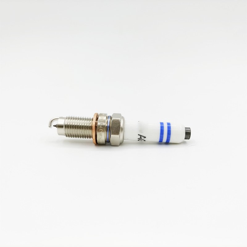 Auto motive engine resistor Iridium Platinum Bujias 04E905612 Spark plug, Volkswagen 2013-2018 Volkswagen Jetta Audi 2016-2017