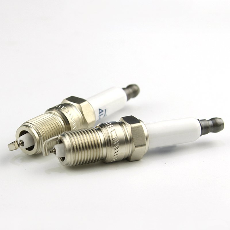 OEM High Quality Platinum Spark Plug 19299585 41-962 for Car Engine Competitive Price Candles