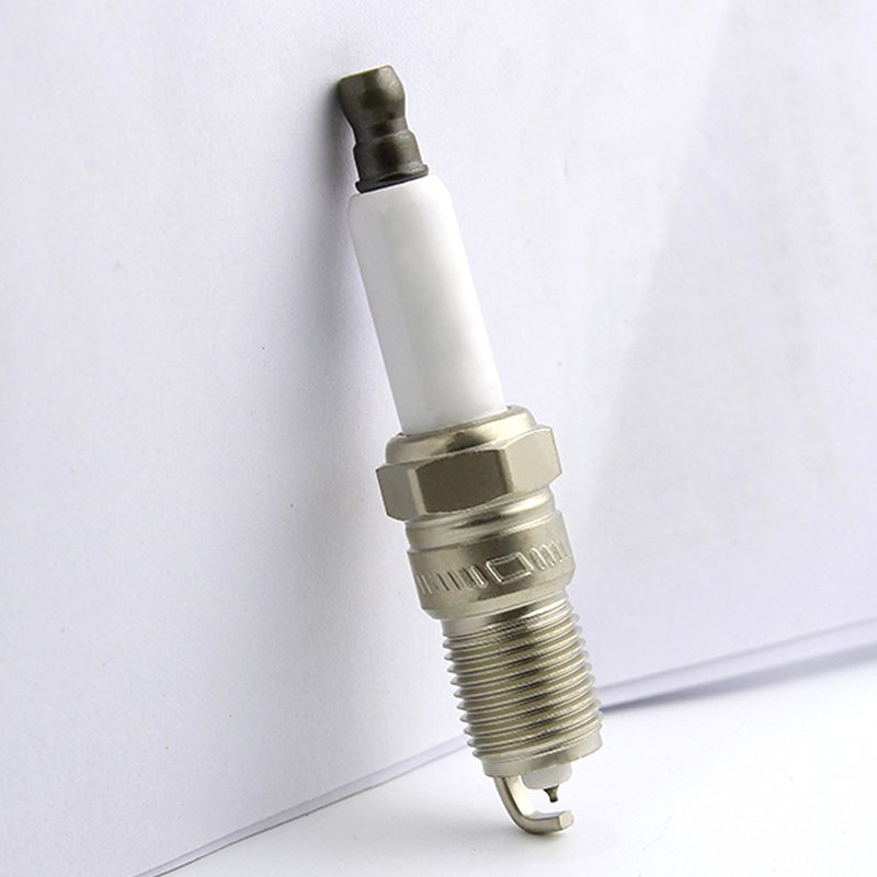 OEM High Quality Platinum Spark Plug 19299585 41-962 for Car Engine Competitive Price Candles