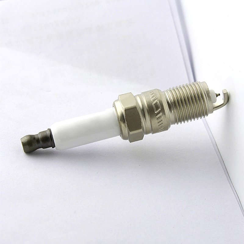 OEM High Quality Platinum Spark Plug 19299585 41-962 for Car Engine Competitive Price Candles