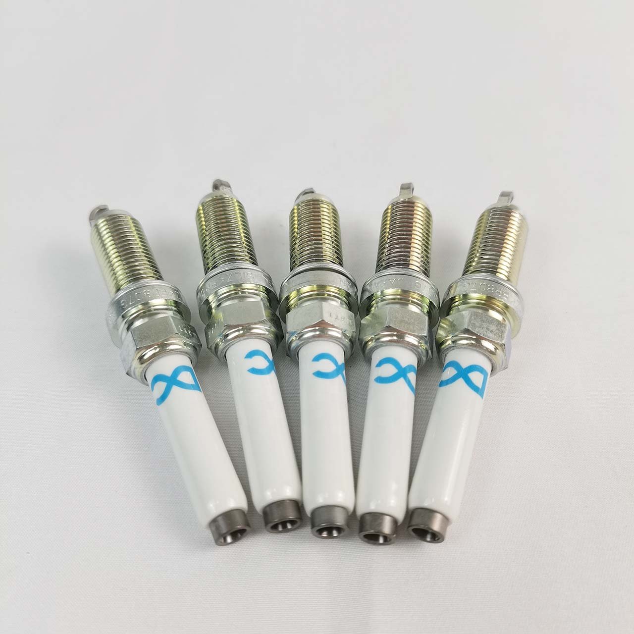 OE 0041597603 Spark Plug for Mercedes Benz W220 W221 C215 C216 R230 New Condition Engine Usage Brand Packed