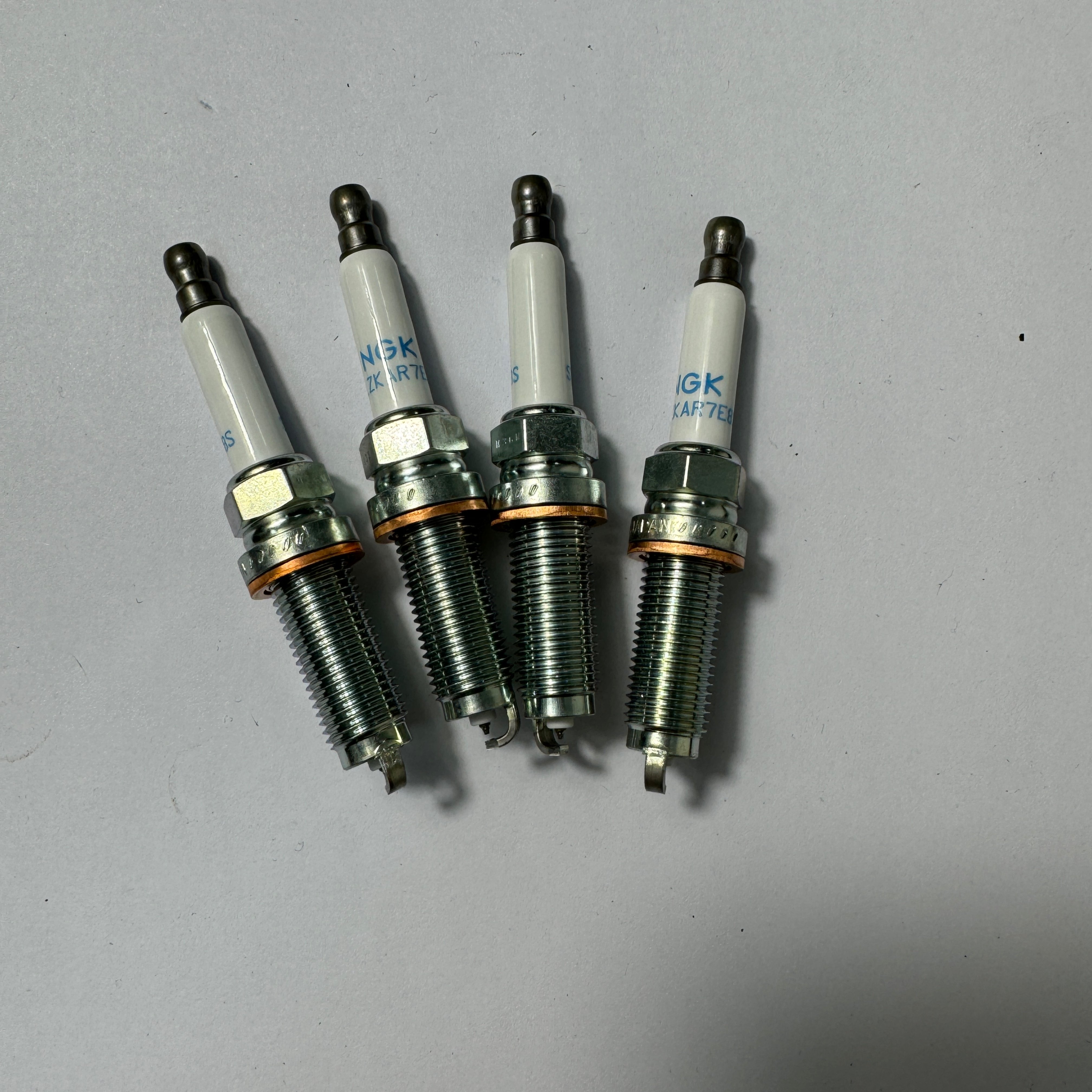 Factory Directly Auto Engine Systems Auto Parts Price LR050998 Spark Plug