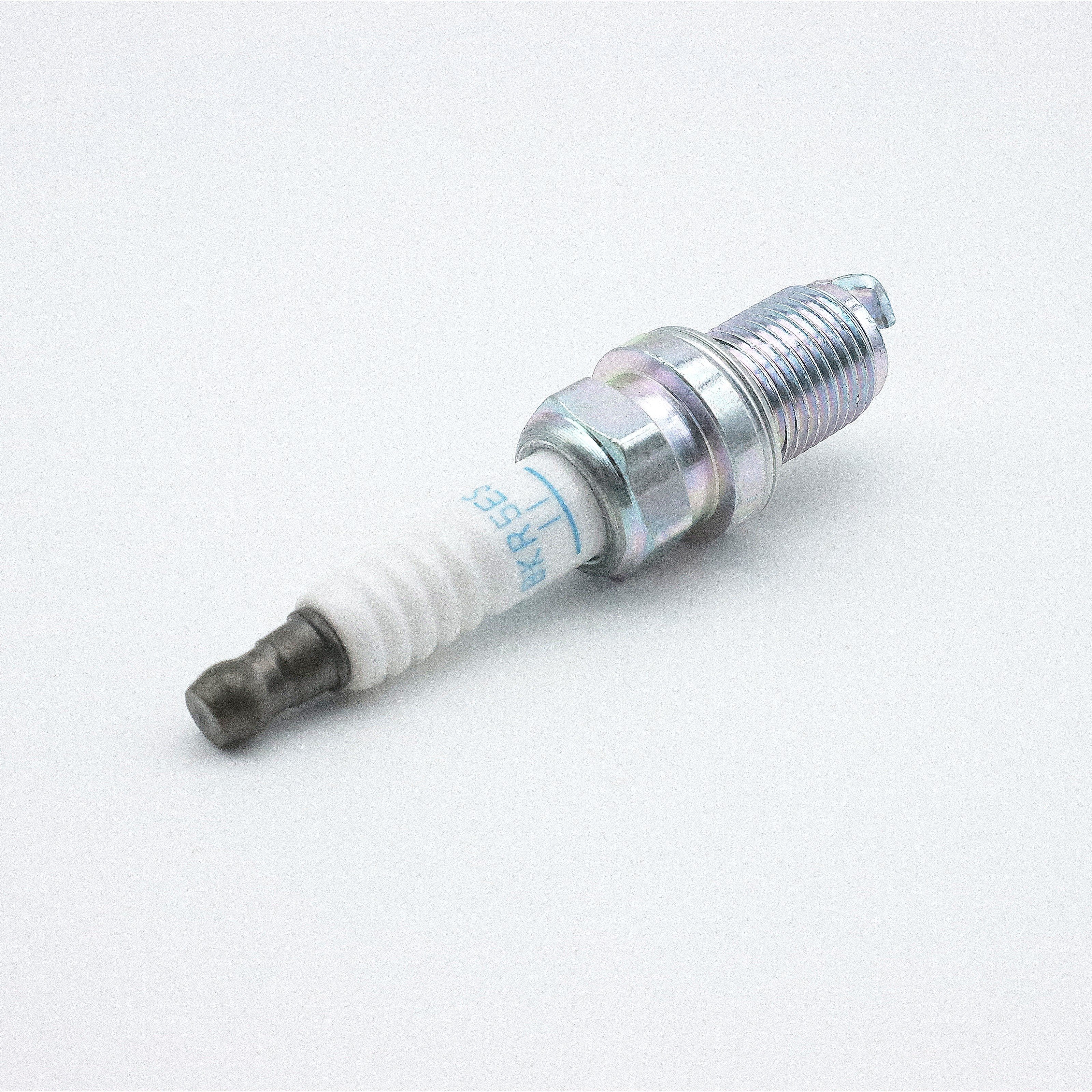 Manufacturer's high-quality wholesale of automotive accessories BKR5ES-11 18814-11051 standard customized spark plugs