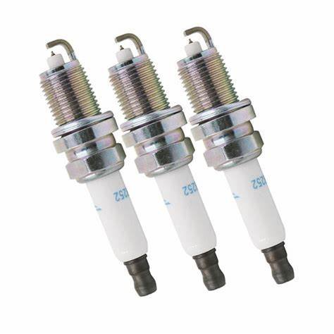 High quality auto parts engine spark plug for E46 E60 E63 E64 Z3 Z8 OEM IZFR6H11 0032134 12127526799 12120032134