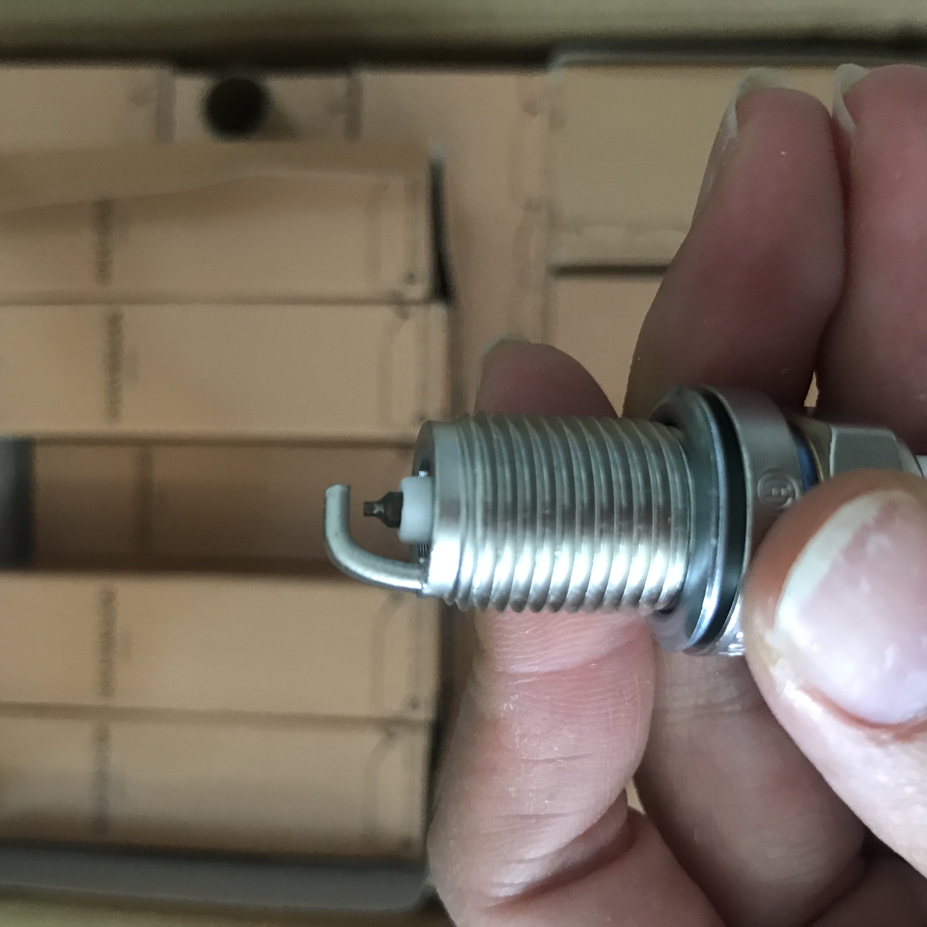 FR5KPP332S Buy engine part performance spark plug 06H905611 for VW spark plug A4 Q3 A8 A6 A5