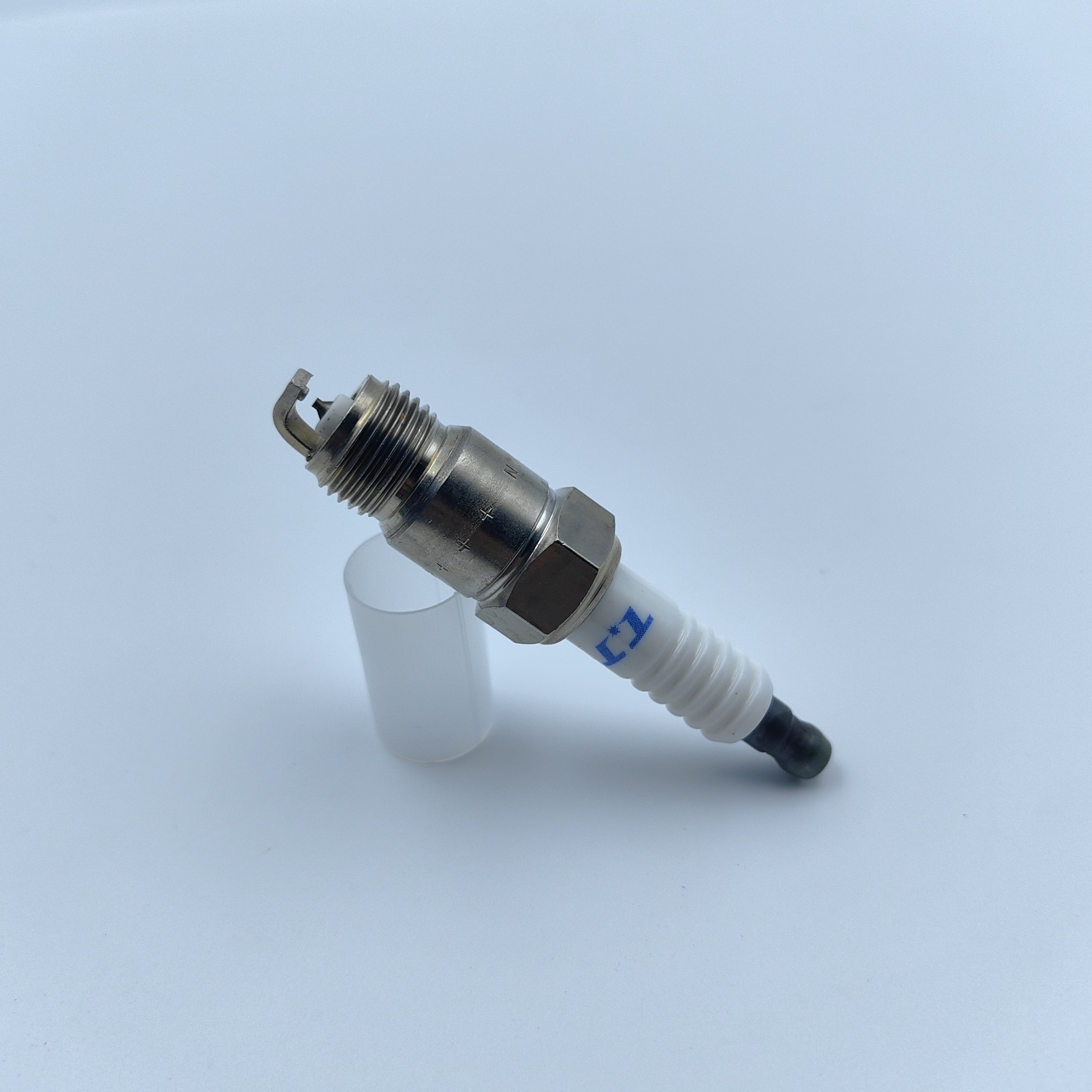 Verified Suppliers DENSO Spark Plug 4509 PTF16TT Cross Use With BP4FS , BP5FS , BPR4FS, BPR4FS11, BPR4FS15 , BPR5FS, UR4 and etc