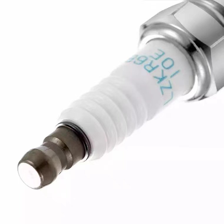 Suitable For Nickel Alloy spark plugs LZKR6B-10E 1578 Hyundai Rena Yuedong Kia K2 Furidi