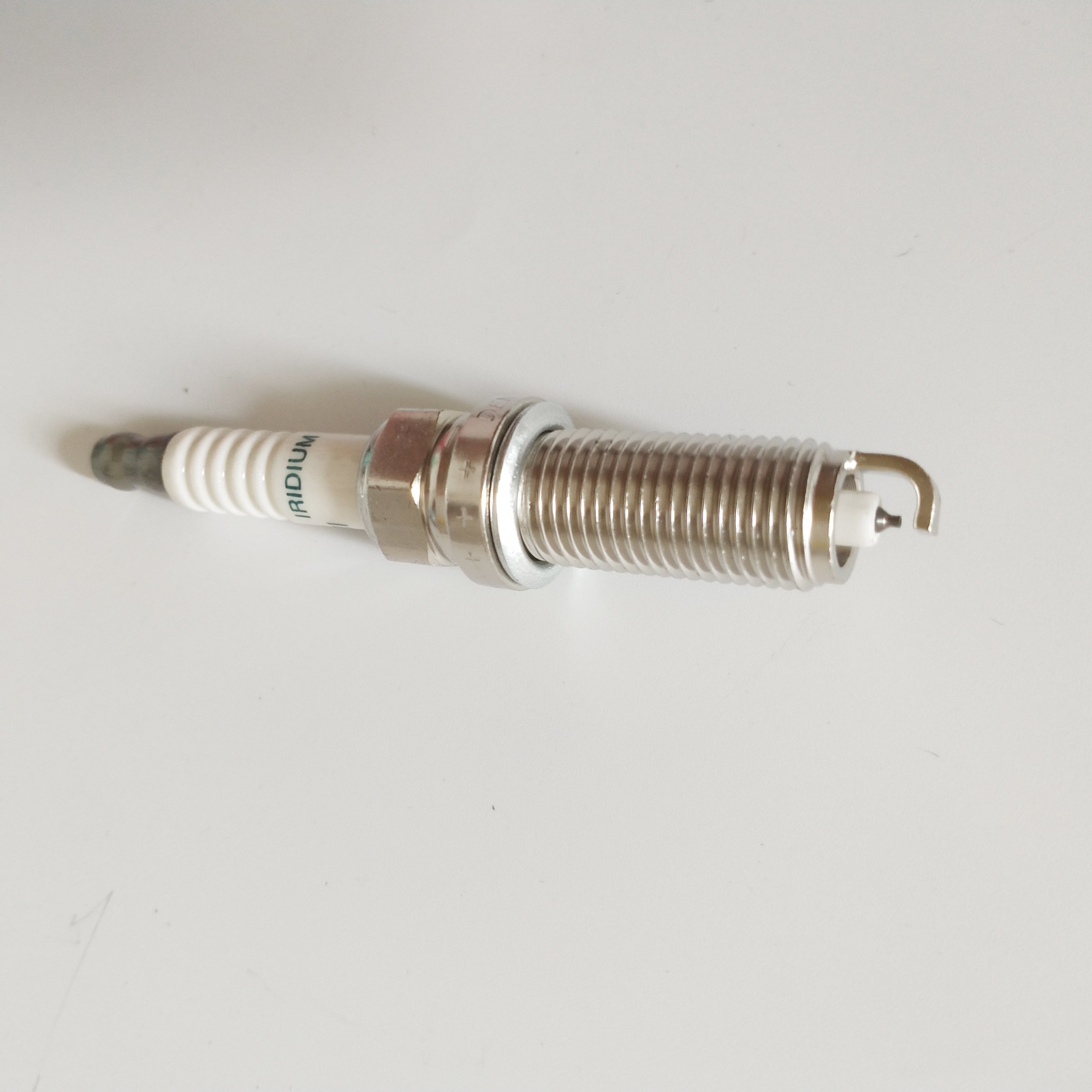 New Genuine Spark Plug SC20HR11 SPARK PLUG 3444 FOR JAPANESE CAR 4 PCS